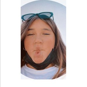 Meet your Posher, Nola